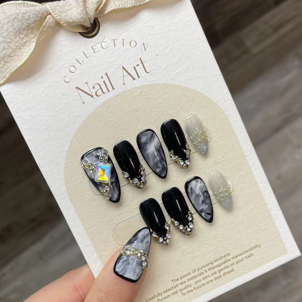 Handmade Press on Nails Black  - đánh giá và giá Nail Art Aesthetic