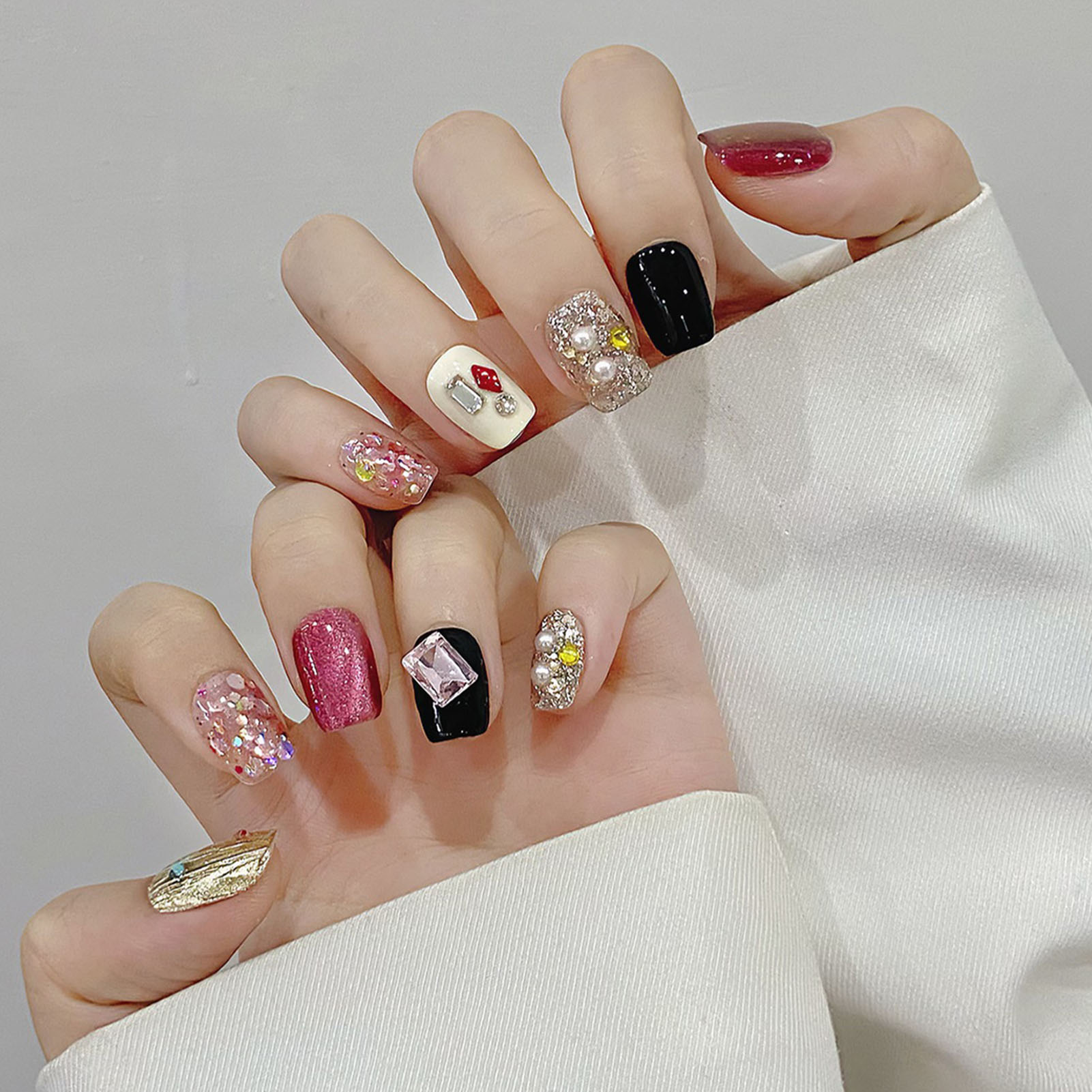 Handmade Press on Nails Glitte - đánh giá và giá Nail Art Aesthetic